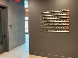 2b_Lirica_Wall_Directional