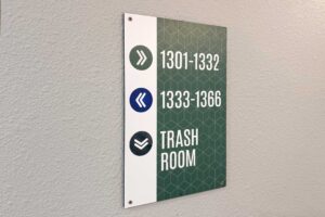 4_Etta_Hall_Directional_Green